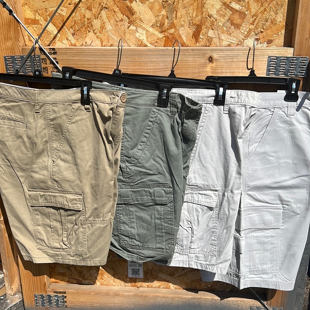 Wrangler men’s cargo shorts size 36